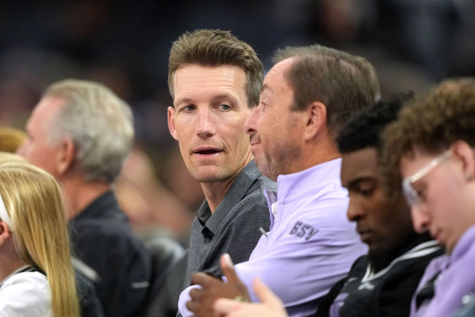 “Fim absolutamente atrapalhado da carreira de Curry”: os fãs dos Warriors perdem o controle enquanto Joe Lacob e Mike Dunleavy aparentemente discutem sobre a escolha do draft da NBA