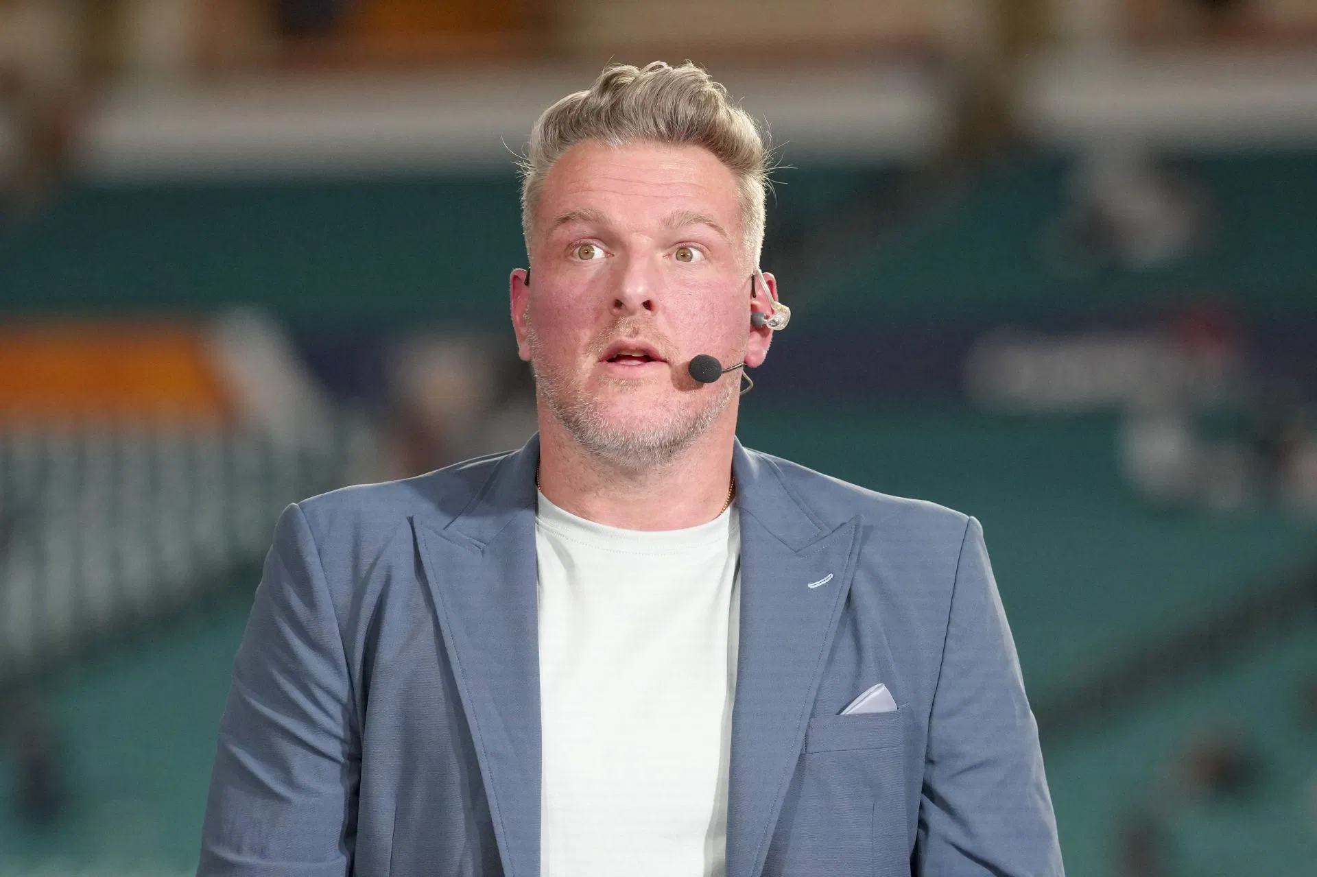 “Ele pode agradecer a Aaron Rodgers pelo pagamento de $ 80 milhões”: os fãs reagem quando Pat McAfee se abre ao ser chamado de “idiota” pela aposentadoria da NFL