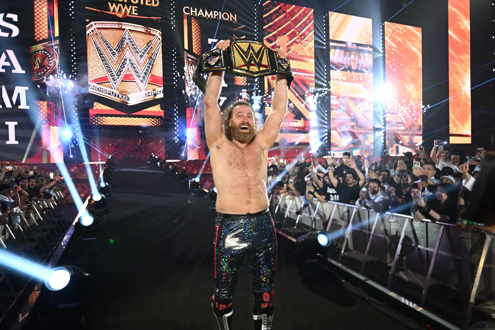 RELATÓRIO: Grande preocupação nos bastidores devido à vitória do Undisputed WWE Championship de Sami Zayn