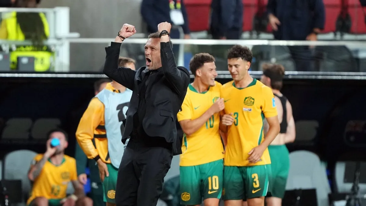 Técnico da Austrália defende decisões polêmicas do PK
