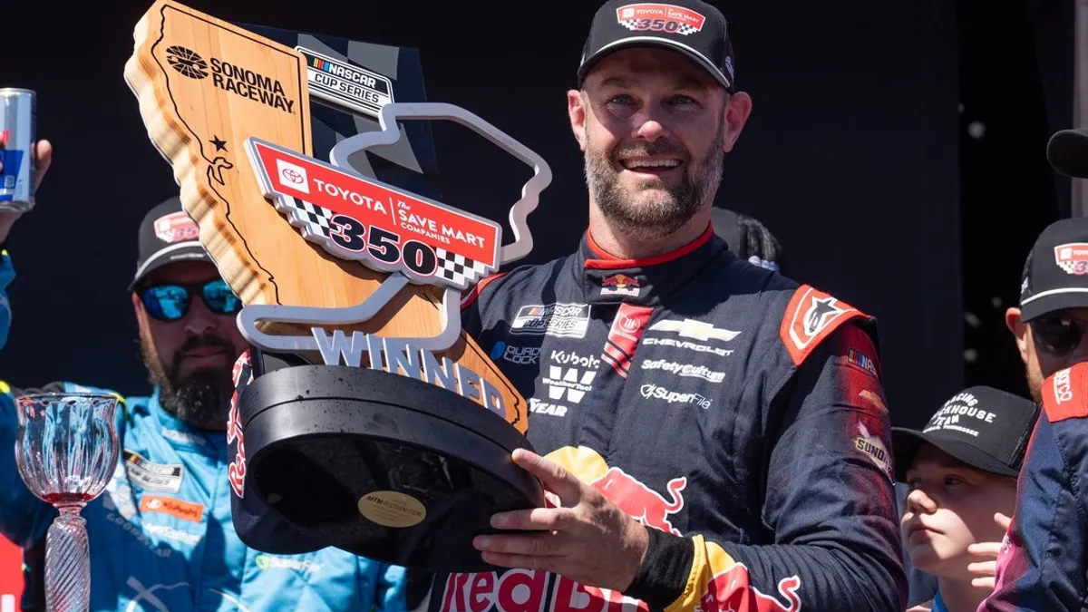Para desgosto de Shane van Gisbergen, NASCAR retorna ao Chicagoland Speedway
