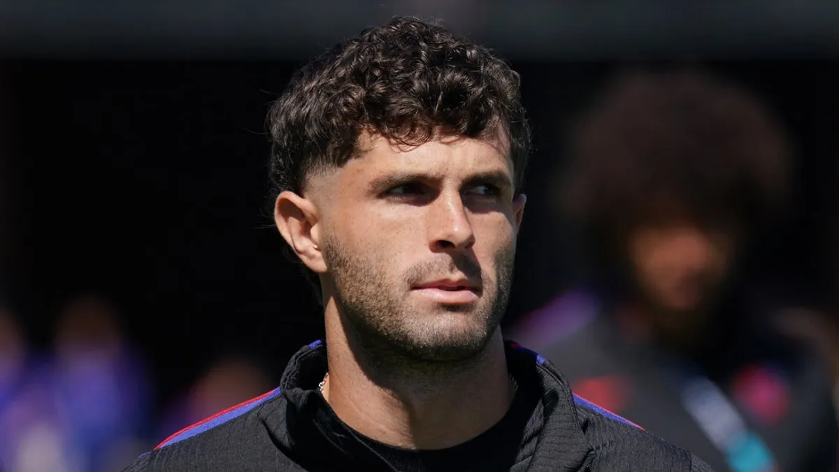 A estrela norte-americana Christian Pulisic é titular contra a Bósnia e Herzegovina