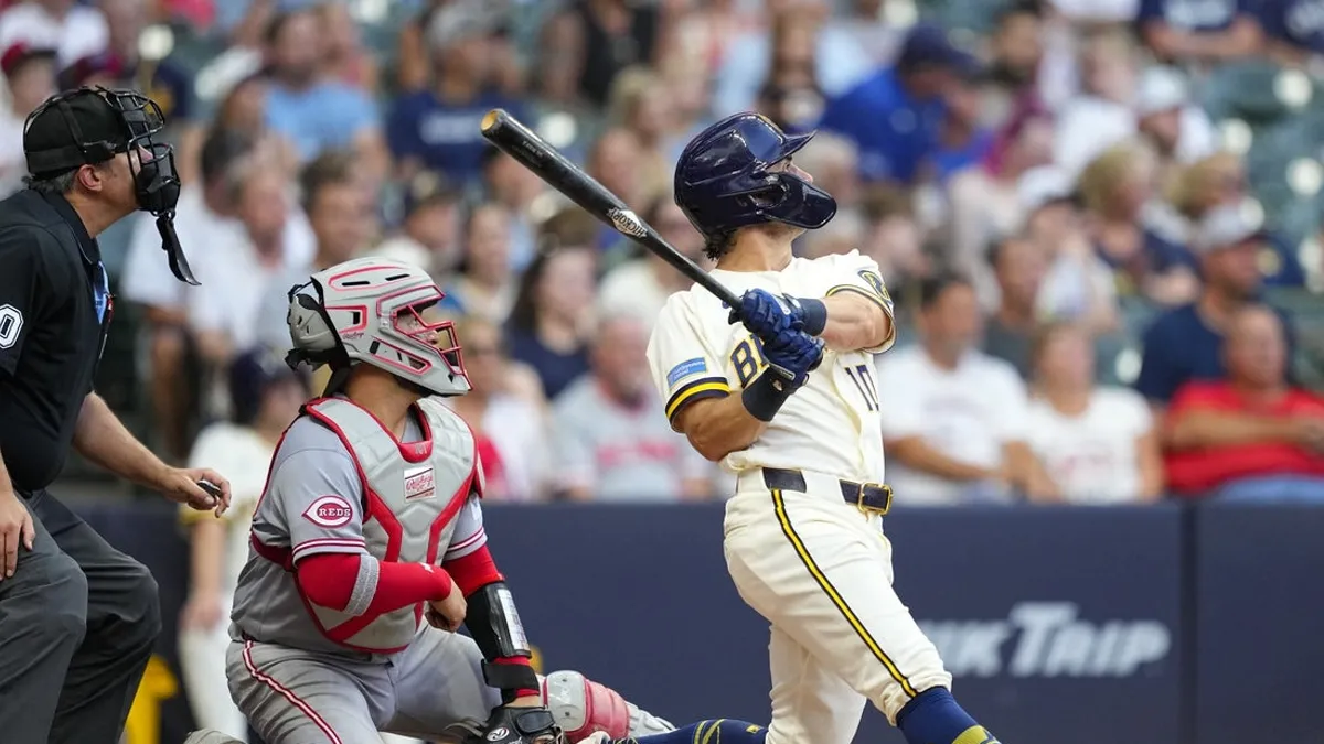 O arremessador dos Brewers, Shane Drohan, continuará dominando os Reds