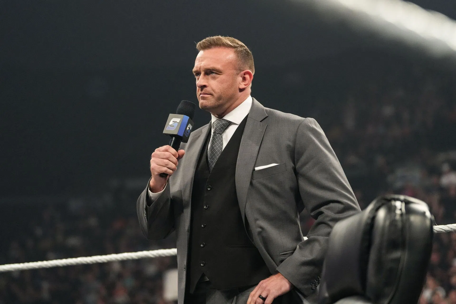 3 sinais de que Nick Aldis retornará à WWE para enfrentar o ex-campeão mundial de pesos pesados