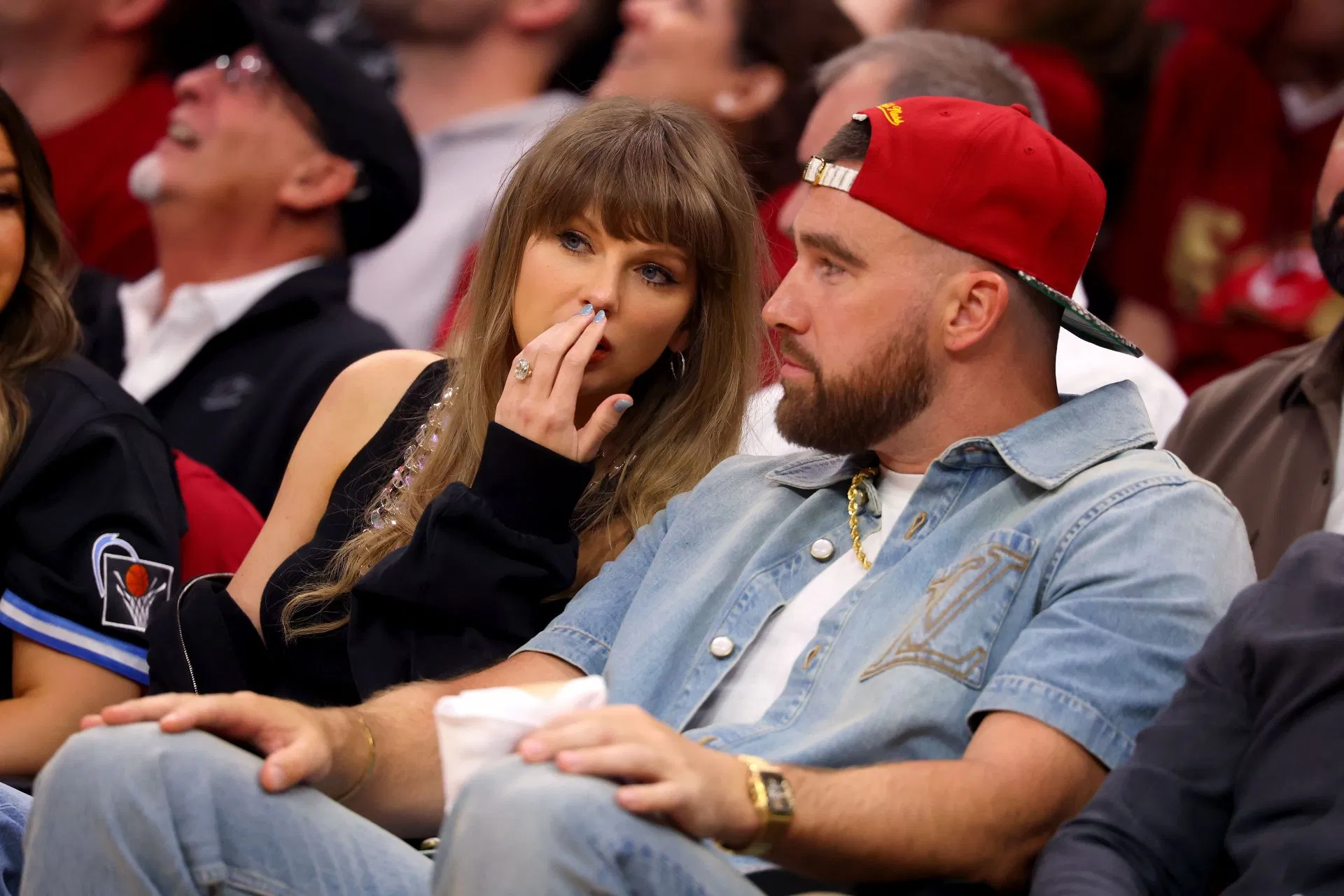“Taylor Swift está cometendo todos os pecados da noiva”: os fãs da NFL reagem às celebridades da lista A “voando às cegas” com detalhes mínimos sobre o casamento
