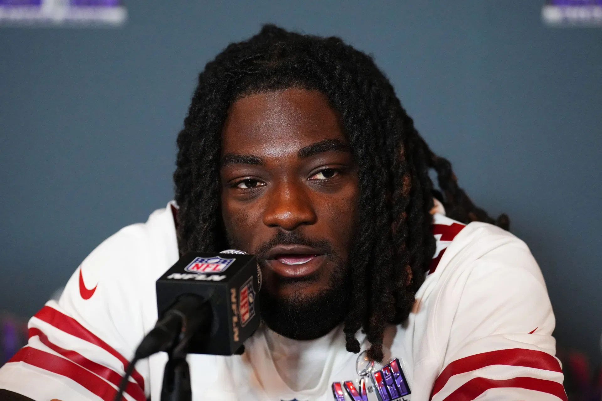 A analista da NFL Mina Kimes critica o futuro de Brandon Aiyuk em meio a uma possível punição da NFL por causa do mandado de prisão