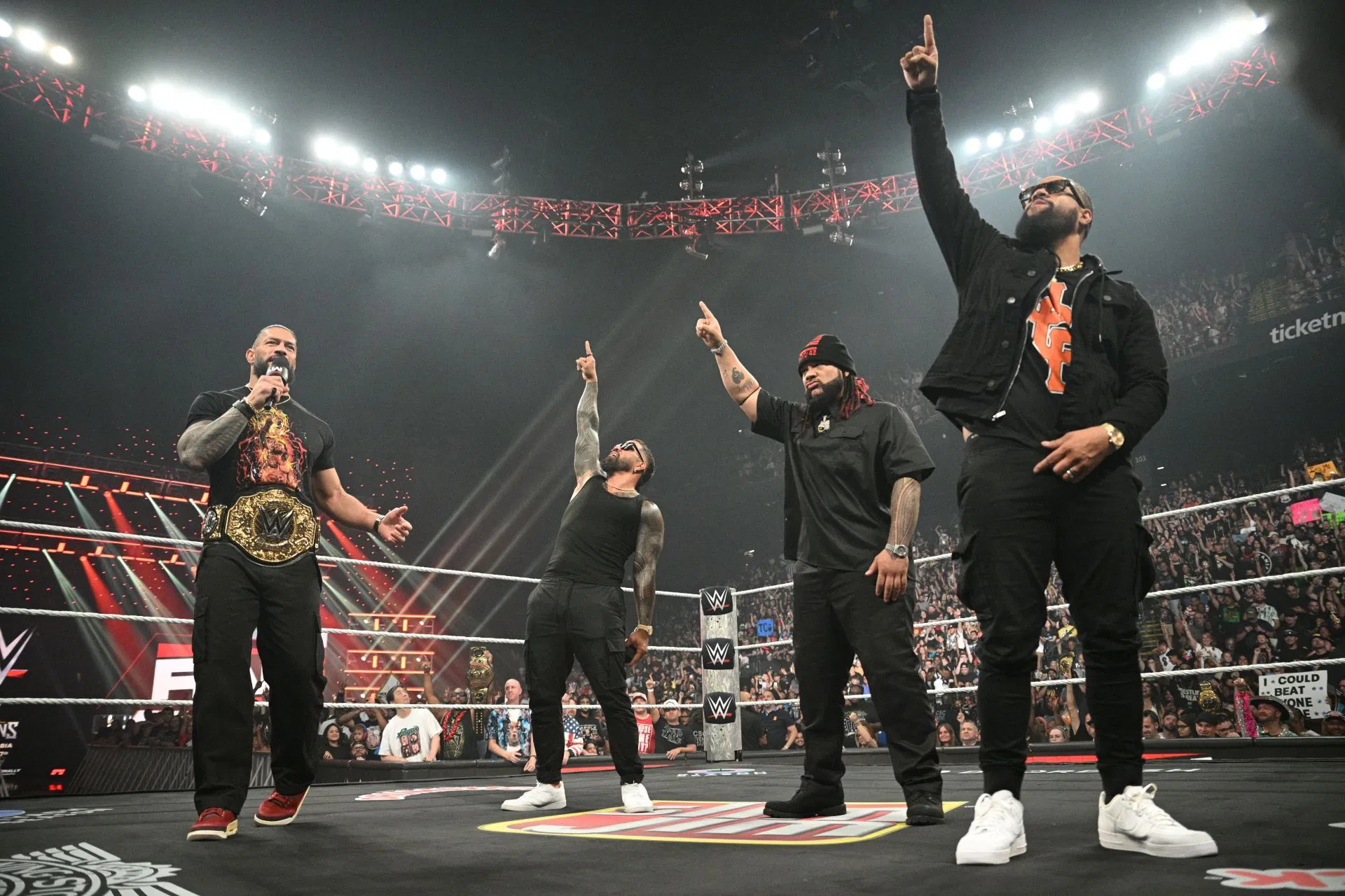 WWE: ATUALIZAÇÃO: The Bloodline deve recrutar nomes importantes da WWE após aliança recente
