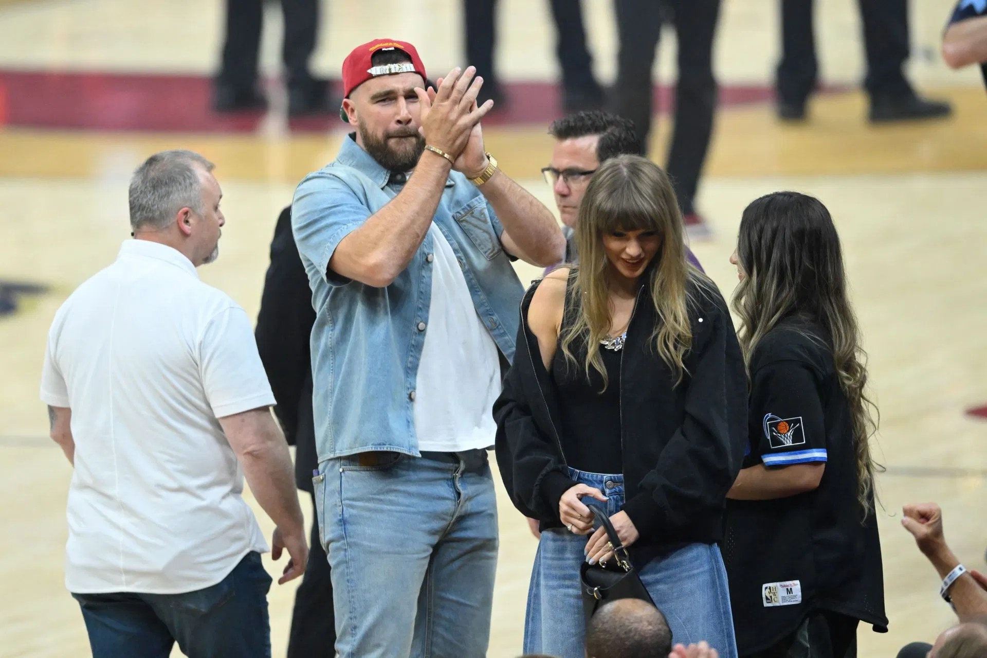 Travis Kelce mudou seu sobrenome para “Swift” após se casar com o bilionário? Explorando a reivindicação viral após o evento MSG