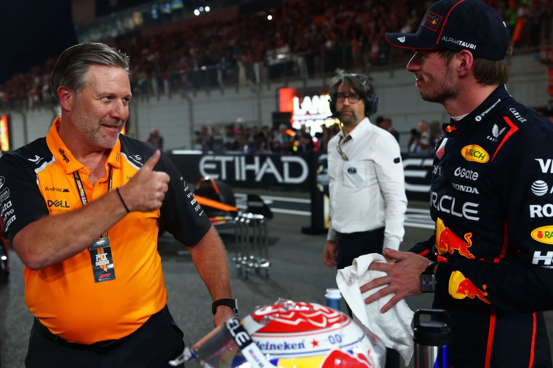 O chefe da McLaren, Zak Brown, admite que a equipe de Max Verstappen manteve negociações com os atuais campeões de F1