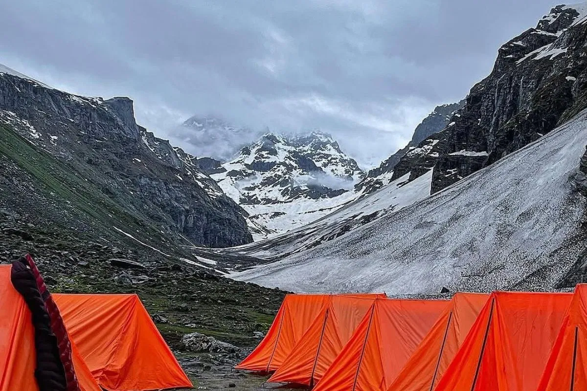 Kedarkantha vs Hampta Pass: Qual caminhada você deve escolher?