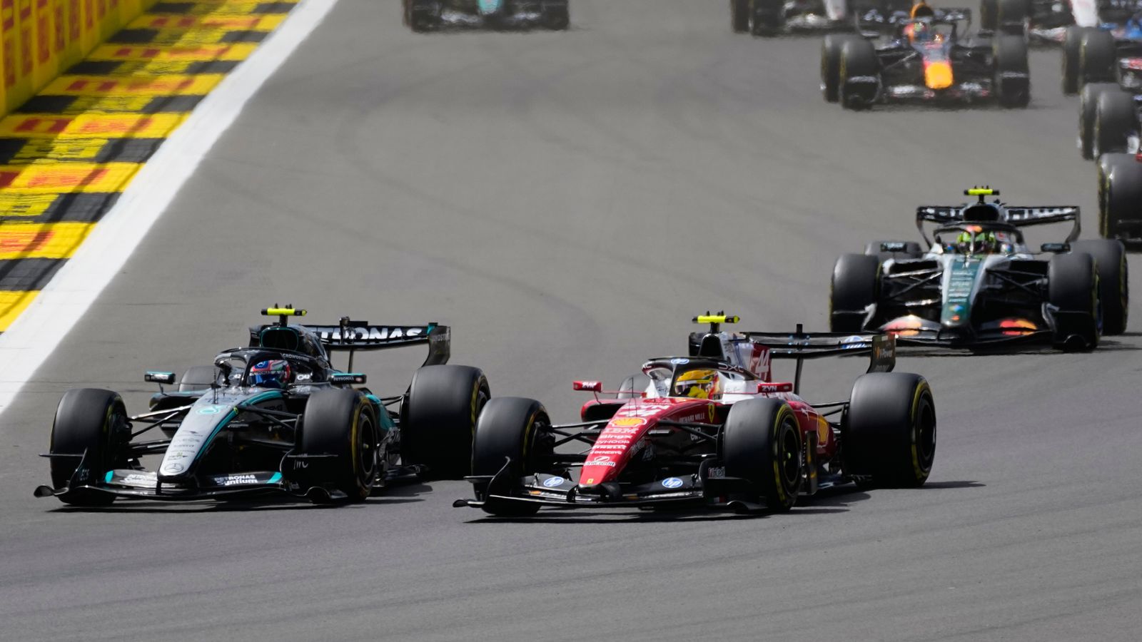 GP Sprint da Grã-Bretanha: Kimi Antonelli vence Lewis Hamilton e vence em Silverstone para ampliar a liderança do campeonato mundial | Notícias F1